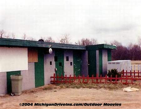 Crest Drive-In Theatre - Crest Snackbar 1990 Courtesy Darryl Burgess-Outdoor Moovies (newer photo)